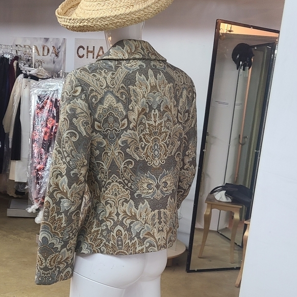 Focus 2000 Button Down - Picture 10 of 14